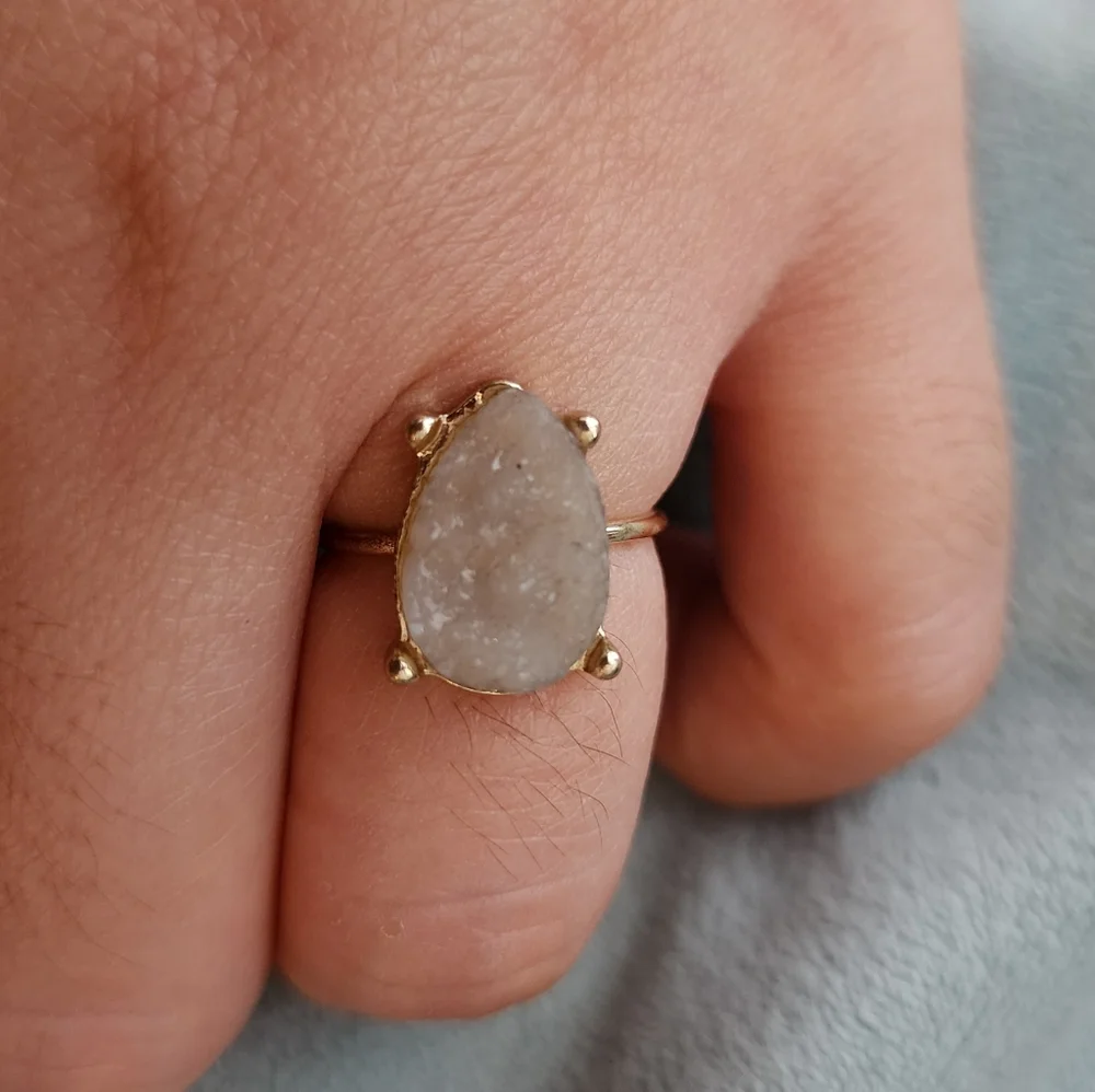 Size 6 Gold Tone Dainty Band Geode Stone Ring